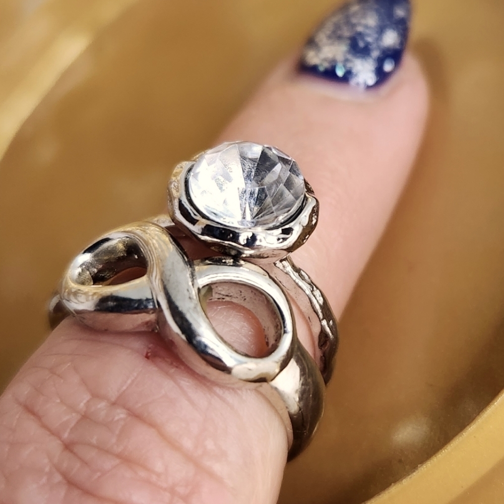 Lot 2‎ silver tone costume rings 7 infinity band 6 hammered cz solitaire